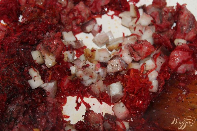 Фото приготовление рецепта: Украинский борщ из свиных ребер и копченого сала шаг №5