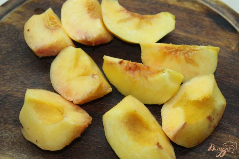 Фото приготовление рецепта: Персики в сиропе на зиму шаг №4