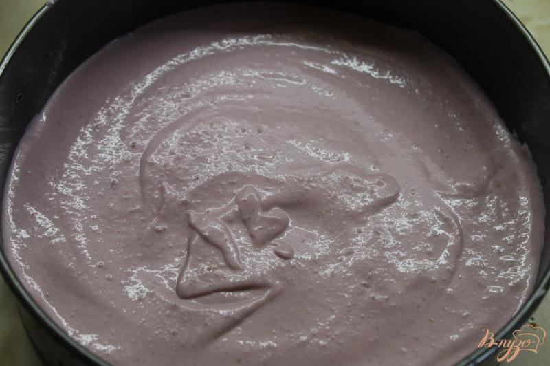 Фото приготовление рецепта: Торт из малины с творожной начинкой шаг №12