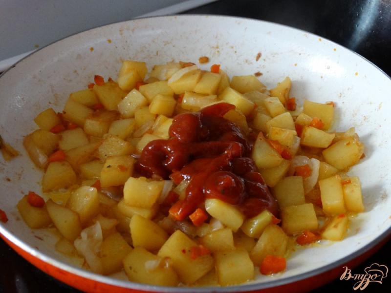 Фото приготовление рецепта: Паровая горбуша с жареными овощами шаг №5