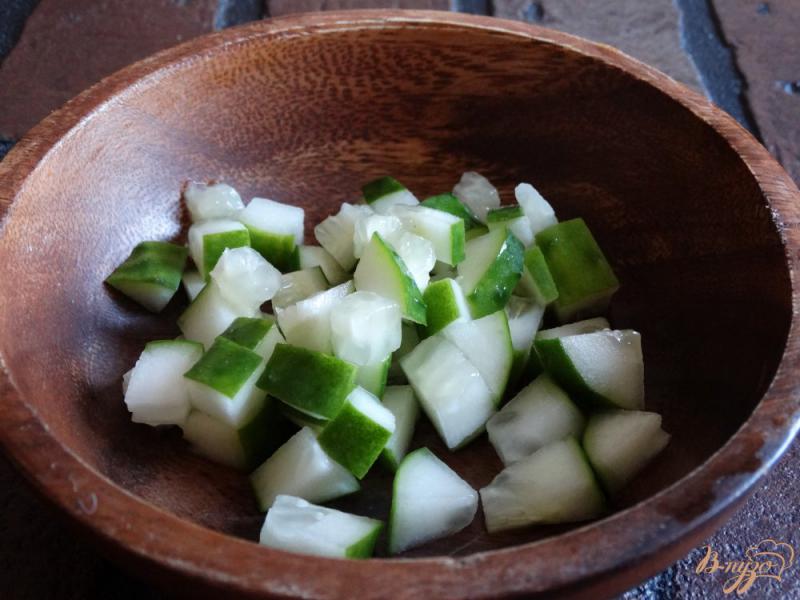 Фото приготовление рецепта: Салат с горбушей и яйцом шаг №1