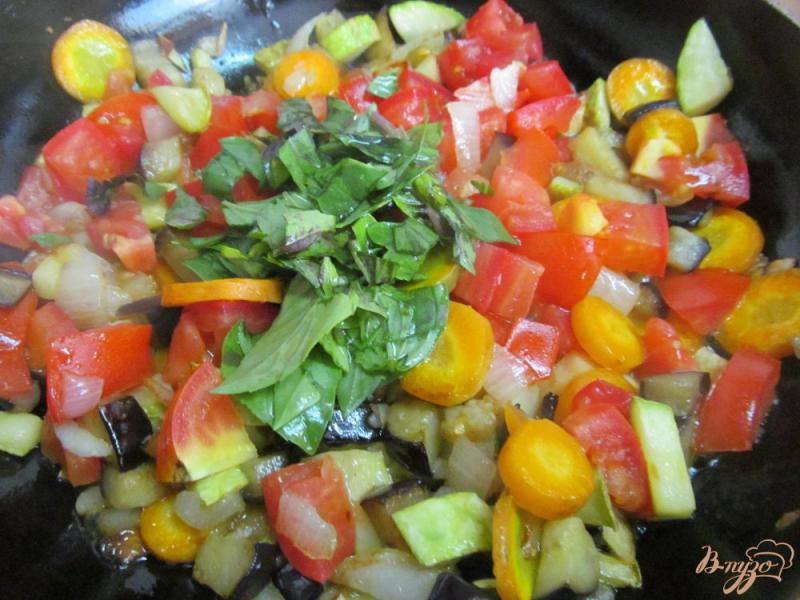 Фото приготовление рецепта: Картофельные котлеты под овощным соусом шаг №8