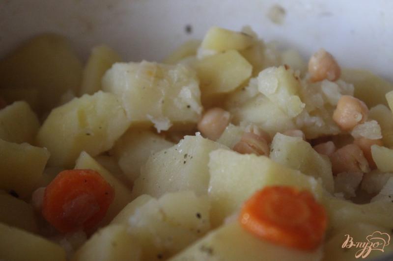 Фото приготовление рецепта: Картофель тушеный с нутом шаг №6