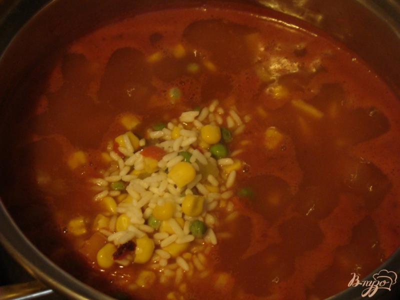 Фото приготовление рецепта: Овощной томатный суп шаг №4