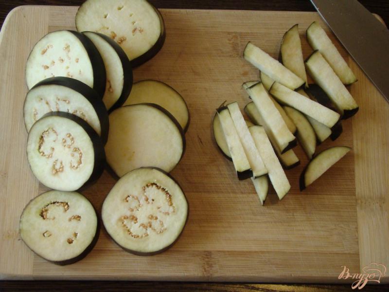 Фото приготовление рецепта: Телятина с баклажанами в томатном соусе шаг №1