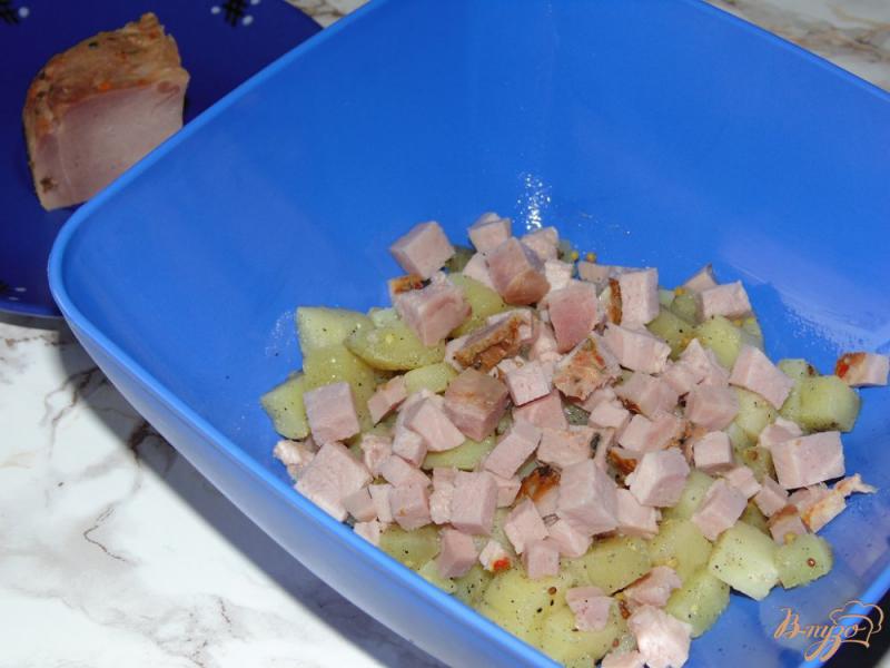 Фото приготовление рецепта: Картофельный салат с бужениной и нутом шаг №3