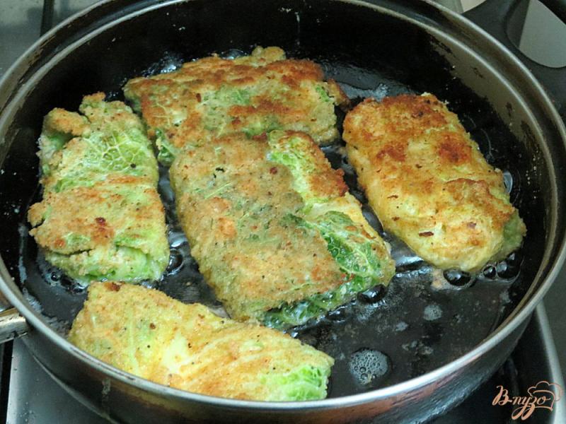 Фото приготовление рецепта: Конвертики из савойской капусты с сыром шаг №11