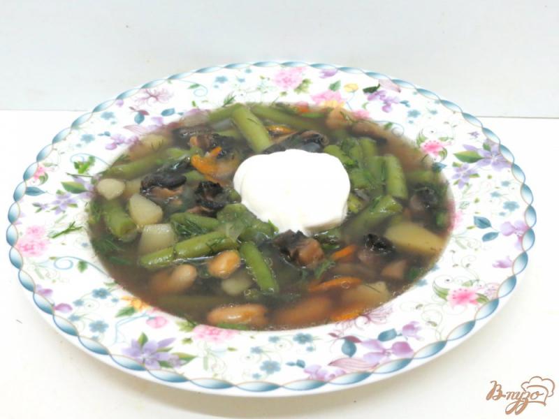 Фото приготовление рецепта: Суп с бобами и грибами шаг №8