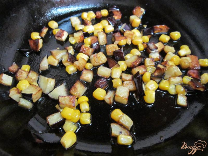 Фото приготовление рецепта: Салат из жаренного баклажана с мясом шаг №1