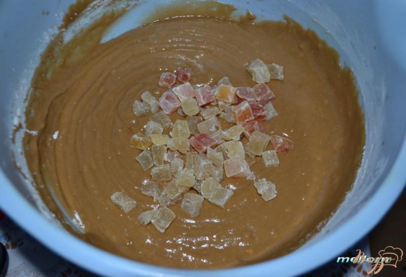 Фото приготовление рецепта: Постный кофейный пирог с цукатами и арахисом в мультиварке шаг №2