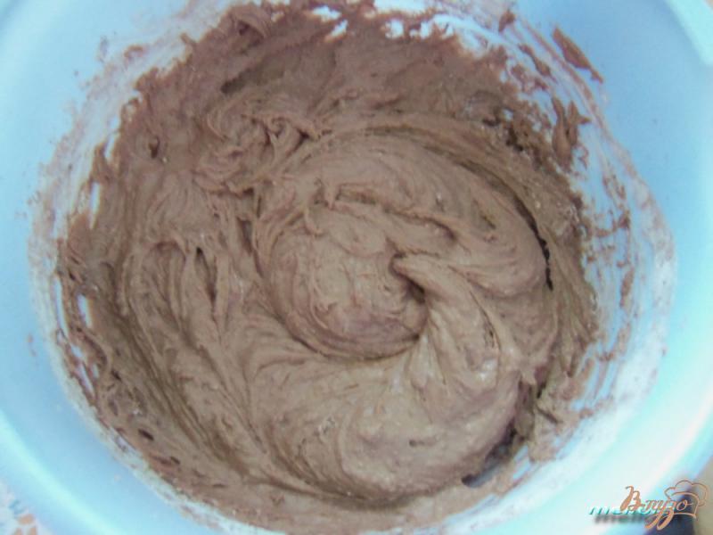 Фото приготовление рецепта: Шоколадный пирог с яблоками шаг №3