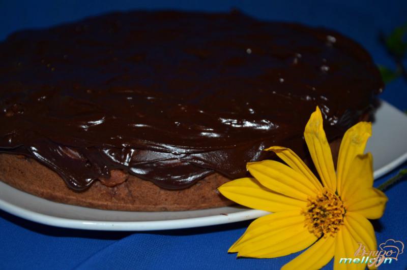 Фото приготовление рецепта: Шоколадный пирог с яблоками шаг №6