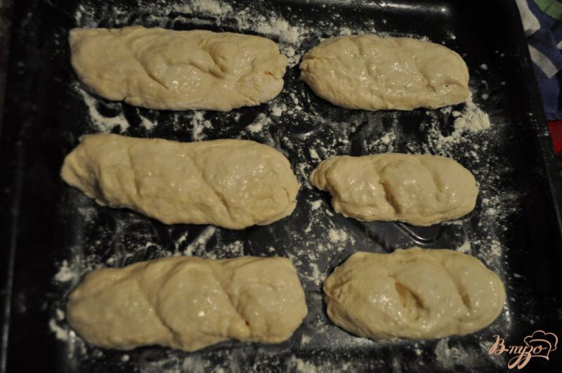 Фото приготовление рецепта: Мини-багеты на сыворотке шаг №5