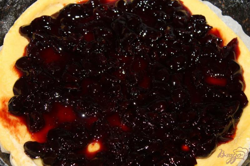 Фото приготовление рецепта: Тертый пирог с вишневым джемом шаг №10