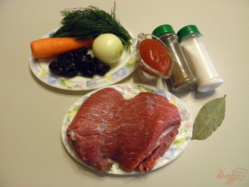 Фото приготовление рецепта: Говядина с черносливом в мультиварке шаг №1