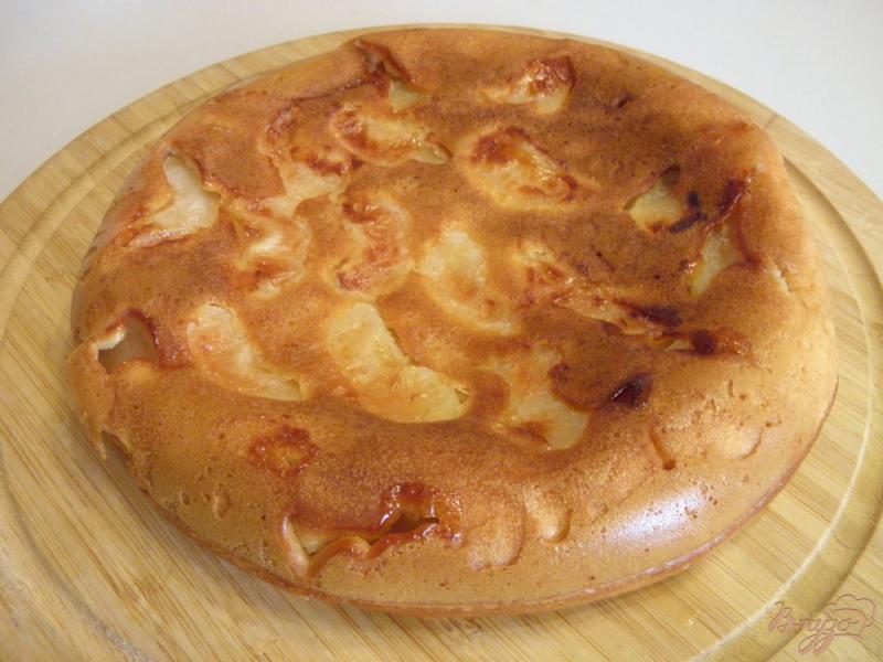 Фото приготовление рецепта: Пирог с яблоками в мультиварке шаг №7