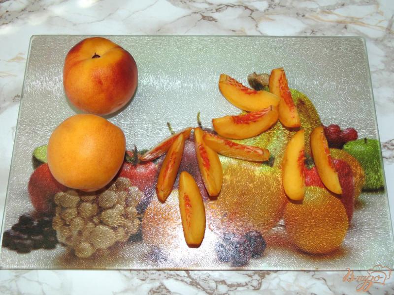 Фото приготовление рецепта: Шоколадные блины с персиками шаг №4