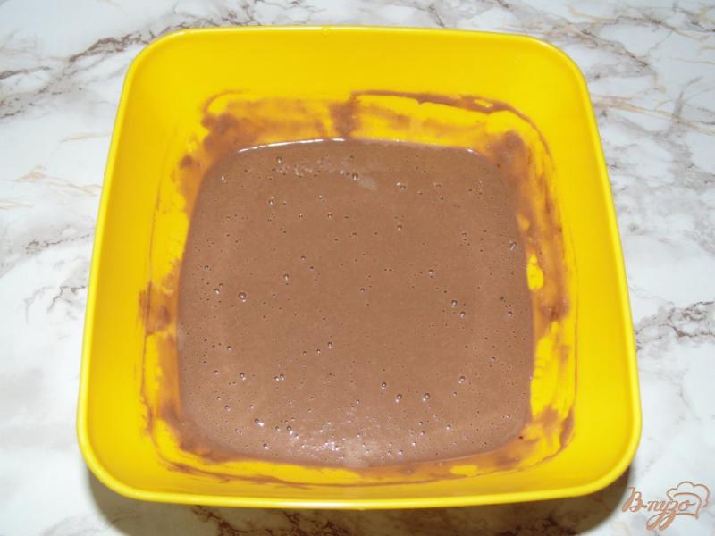 Фото приготовление рецепта: Шоколадные блины с персиками шаг №2