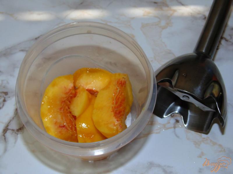Фото приготовление рецепта: Смузи персиковый шаг №3