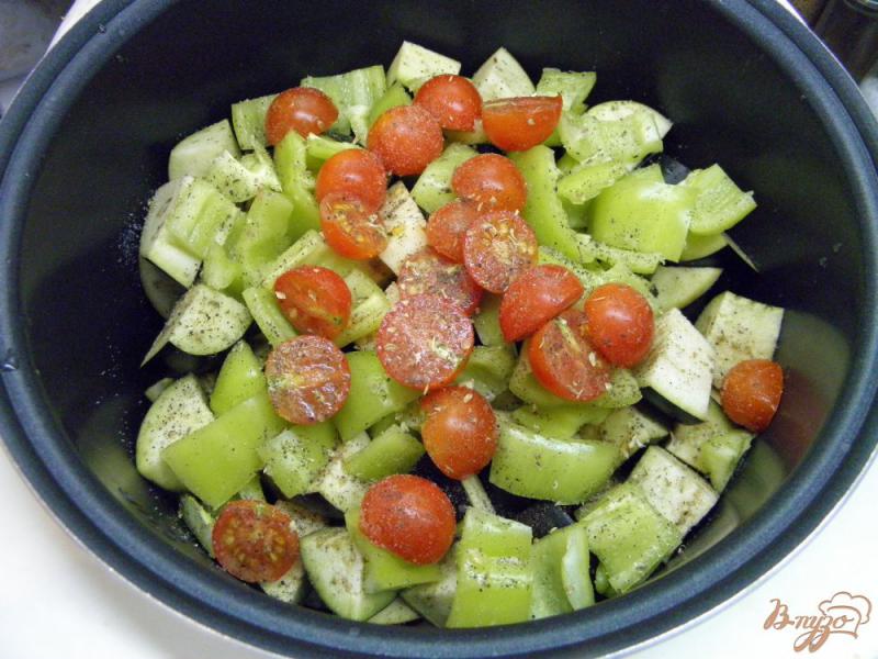Фото приготовление рецепта: Баклажаны с помидорами черри в мультиварке шаг №5