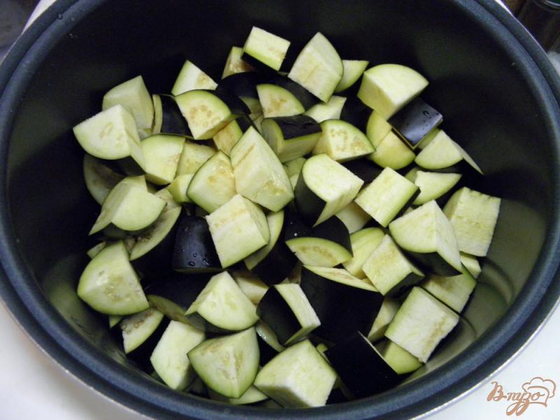 Фото приготовление рецепта: Баклажаны с помидорами черри в мультиварке шаг №3
