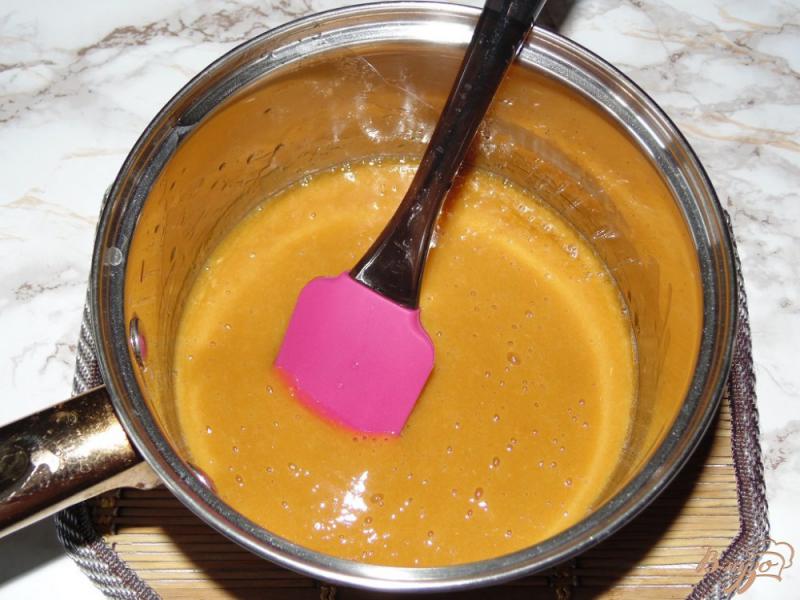 Фото приготовление рецепта: Сладкий персиковый соус с пряностями шаг №5