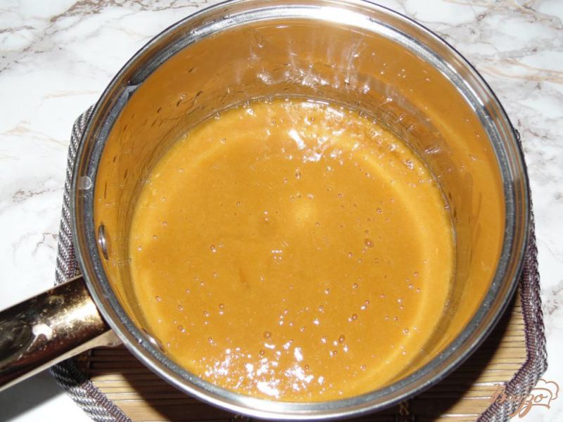 Фото приготовление рецепта: Панкейки с персиковым соусом шаг №3