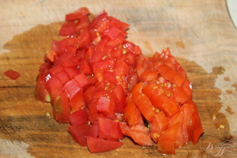 Фото приготовление рецепта: Яичница на завтрак с томатами и грибами шаг №1
