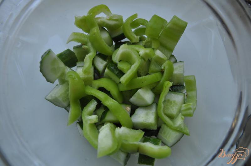 Фото приготовление рецепта: Овощной салат с брынзой шаг №2