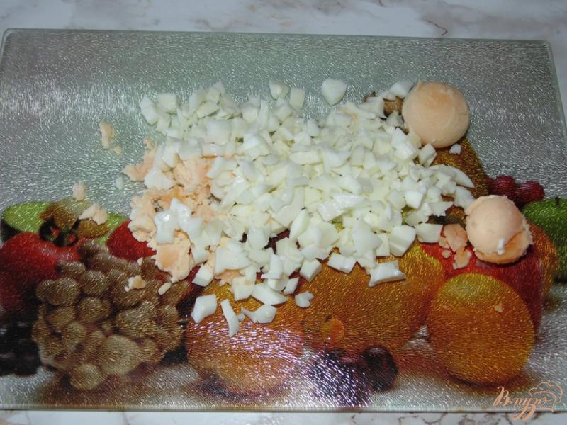 Фото приготовление рецепта: Яичный салат с щавелем и свежими огурцами шаг №1