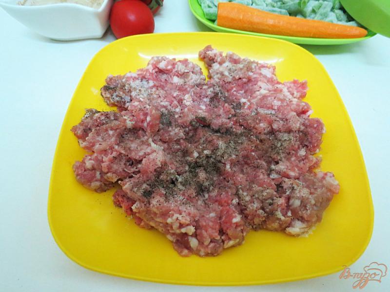 Фото приготовление рецепта: Суп с фрикадельками, помидорами и рисом шаг №2