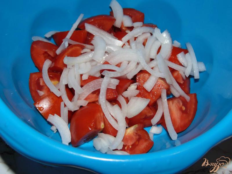 Фото приготовление рецепта: Салат из помидоров с семечками шаг №3