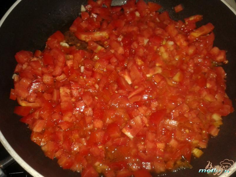 Фото приготовление рецепта: Запеканка из баклажан, фарша и помидор шаг №3