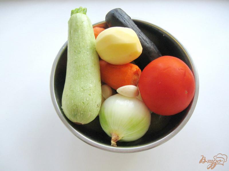 Фото приготовление рецепта: Тушеные овощи с сосисками в мультиварке шаг №1
