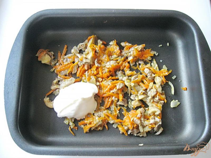 Фото приготовление рецепта: Тефтели с морковью и грибами в духовке шаг №6