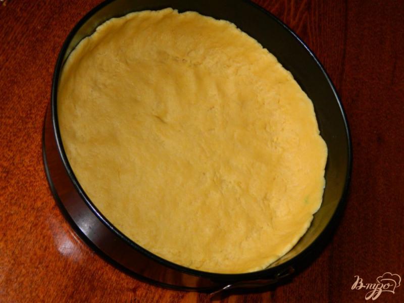 Фото приготовление рецепта: Пирог с грушами на основе заварного крема и творожного сыра шаг №2