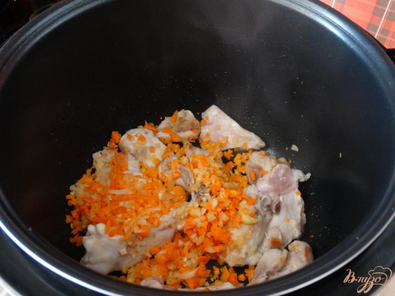 Фото приготовление рецепта: Рагу из баклажанов с курицей шаг №2