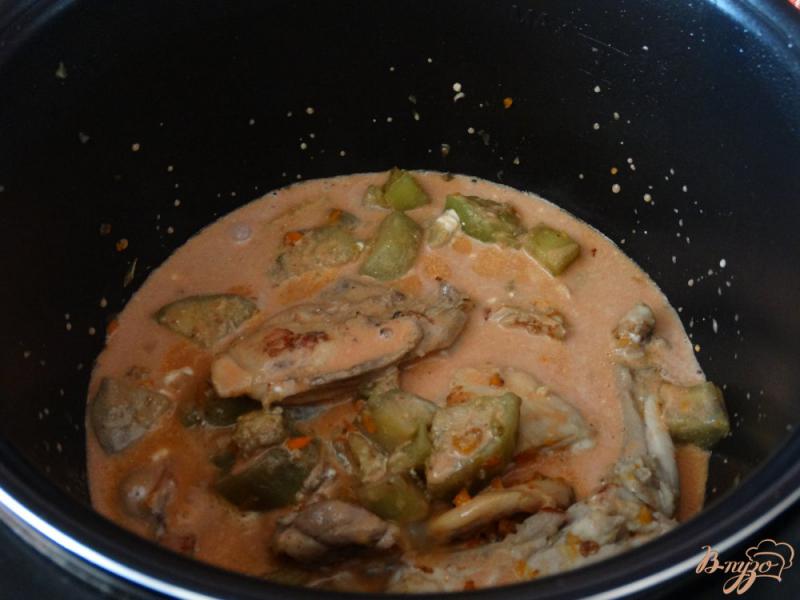 Фото приготовление рецепта: Рагу из баклажанов с курицей шаг №5
