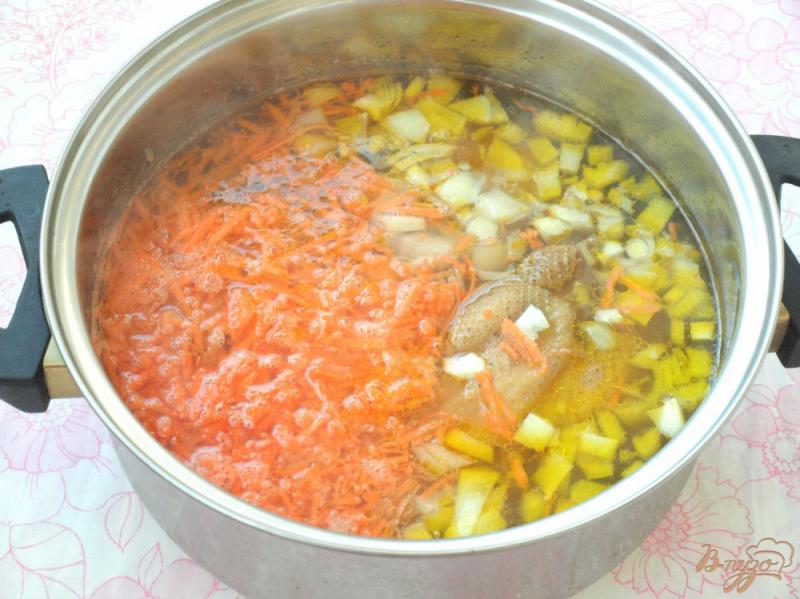 Фото приготовление рецепта: Суп на курином бульоне с фасолью шаг №3