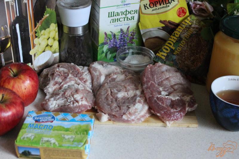 Фото приготовление рецепта: Свинина с карамелизированными яблоками шаг №1