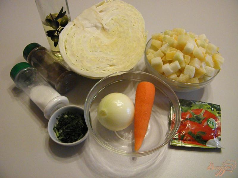 Фото приготовление рецепта: Солянка овощная или Тушенные кабачки с капустой шаг №1