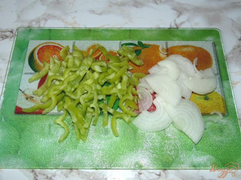 Фото приготовление рецепта: Овощной салат с куриными желудочками шаг №3