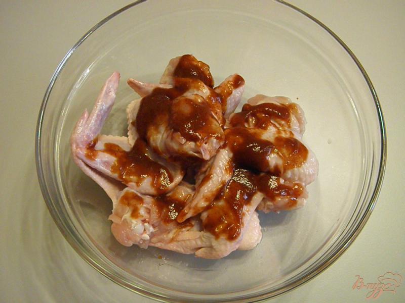Фото приготовление рецепта: Куриные крылышки в духовке шаг №3