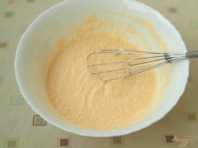 Фото приготовление рецепта: Кокосовый пирог с яблочной начинкой шаг №3