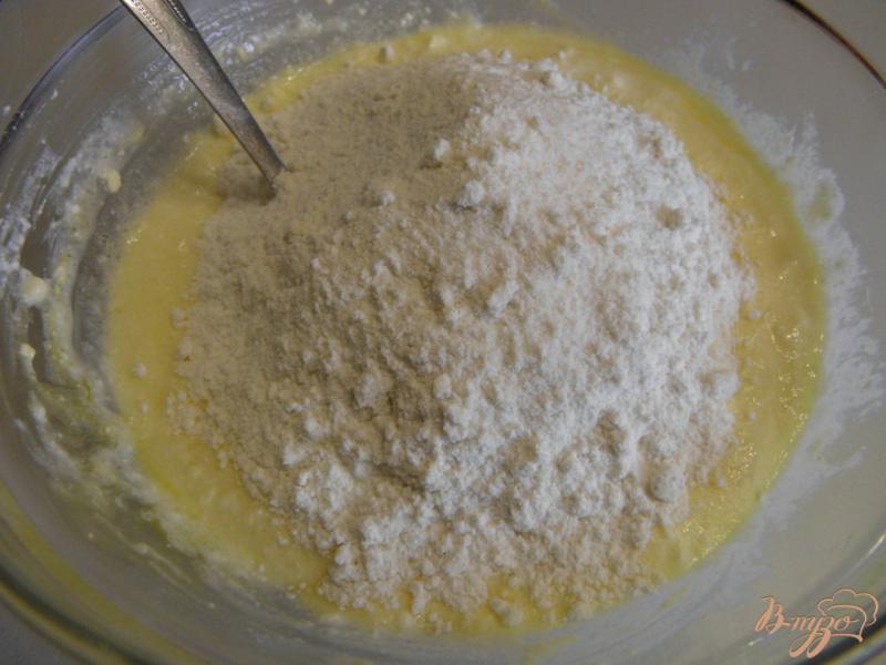Фото приготовление рецепта: Творожное печенье с майским медом шаг №3