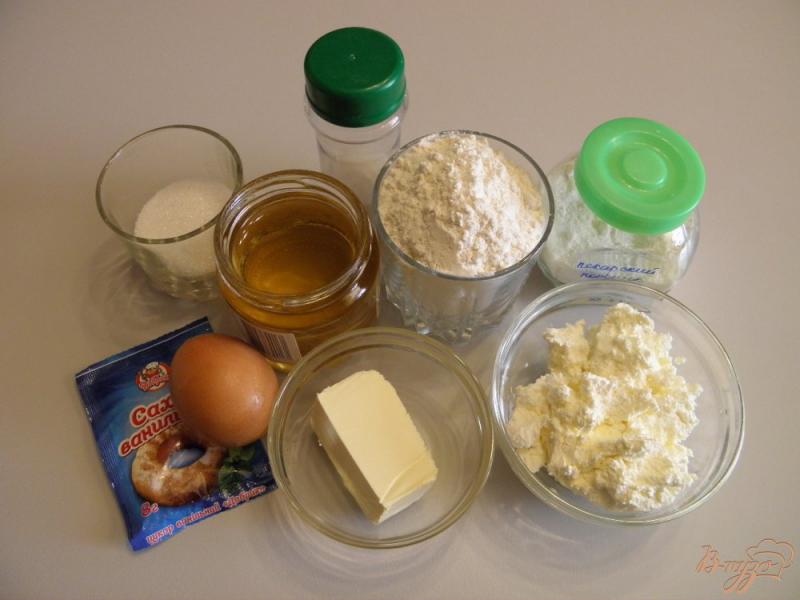 Фото приготовление рецепта: Творожное печенье с майским медом шаг №1