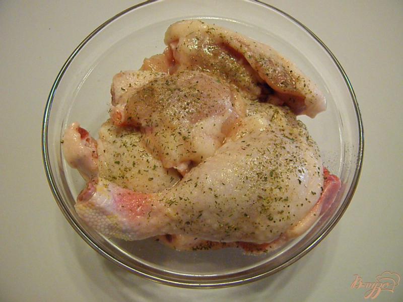 Фото приготовление рецепта: Курица в мультиварке с овощами и подливкой шаг №1