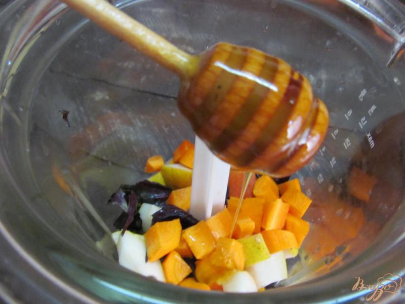 Фото приготовление рецепта: Смузи из груши с морковью шаг №3