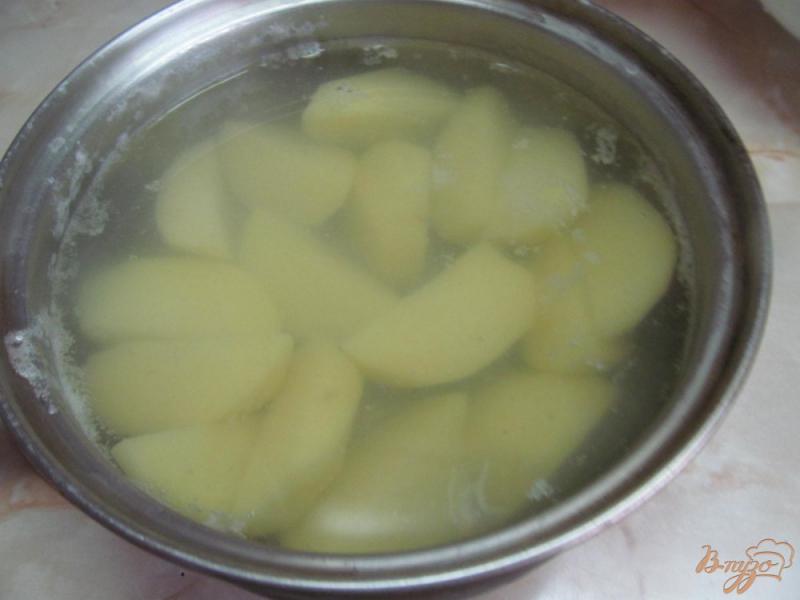 Фото приготовление рецепта: Жареный картофель по - особому шаг №2