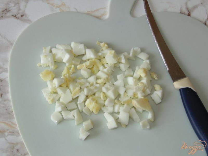 Фото приготовление рецепта: Салат из помидоров с твердым сыром и кукурузой шаг №1